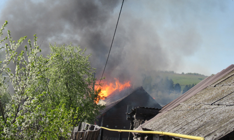 Вечером 17 мая в с. Плеханово горел дом