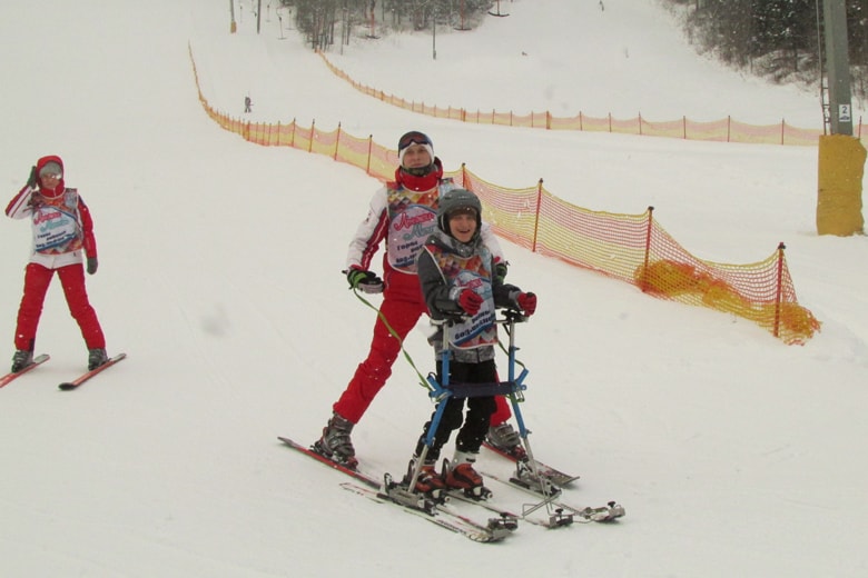 Журналисты Медиадрома  и депутат Госдумы стали волонтерами при тренировках участников программы  «Лыжи мечты»