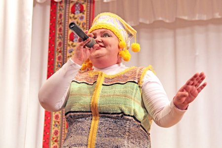 В центре досуга «Нагорный» г. Кунгура принимала поздравления с 15-летним юбилеем шоу-группа «Маков цвет»