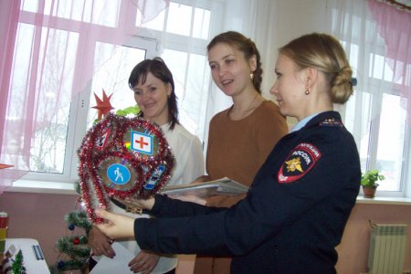 В Кунгурском районе прошел конкурс новогодних игрушек «Елка безопасности дорожного движения» 