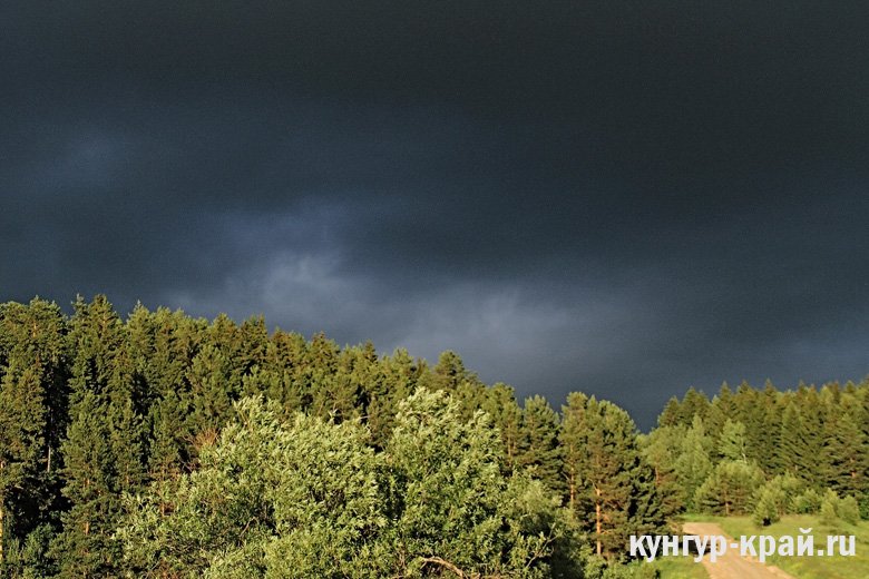 Внимание! вечером 20 и ночью 21 июня 2018 в Пермском крае ожидаются грозы с крупным градом, сильные ливни, шквалистое усиление ветра