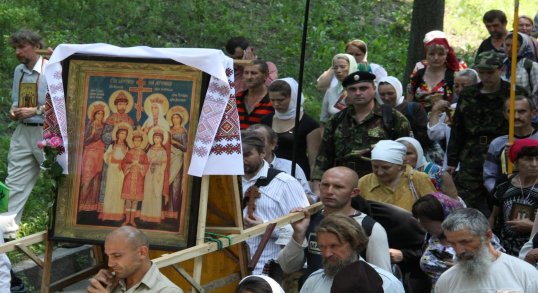В Кунгур приходит крестный ход с иконой Царственных страстотерпцев