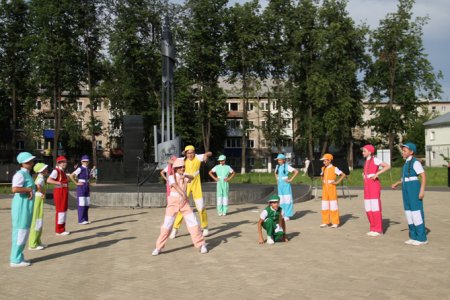 Сквер машиностроителей Кунгура в честь 355-летия города "гудел" всю неделю