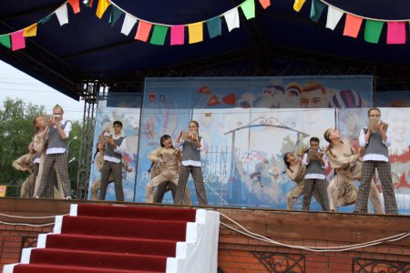 Детская цирковая студия в Кунгуре отметила свое 5-летие грандиозным шоу на Соборной площади