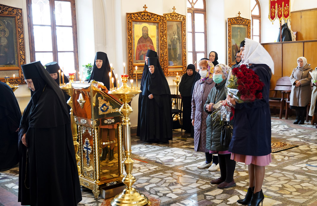 В Кунгуре настоятельницу Иоанно-Предтеченского женского монастыря поздравили с Днем тезоименитства